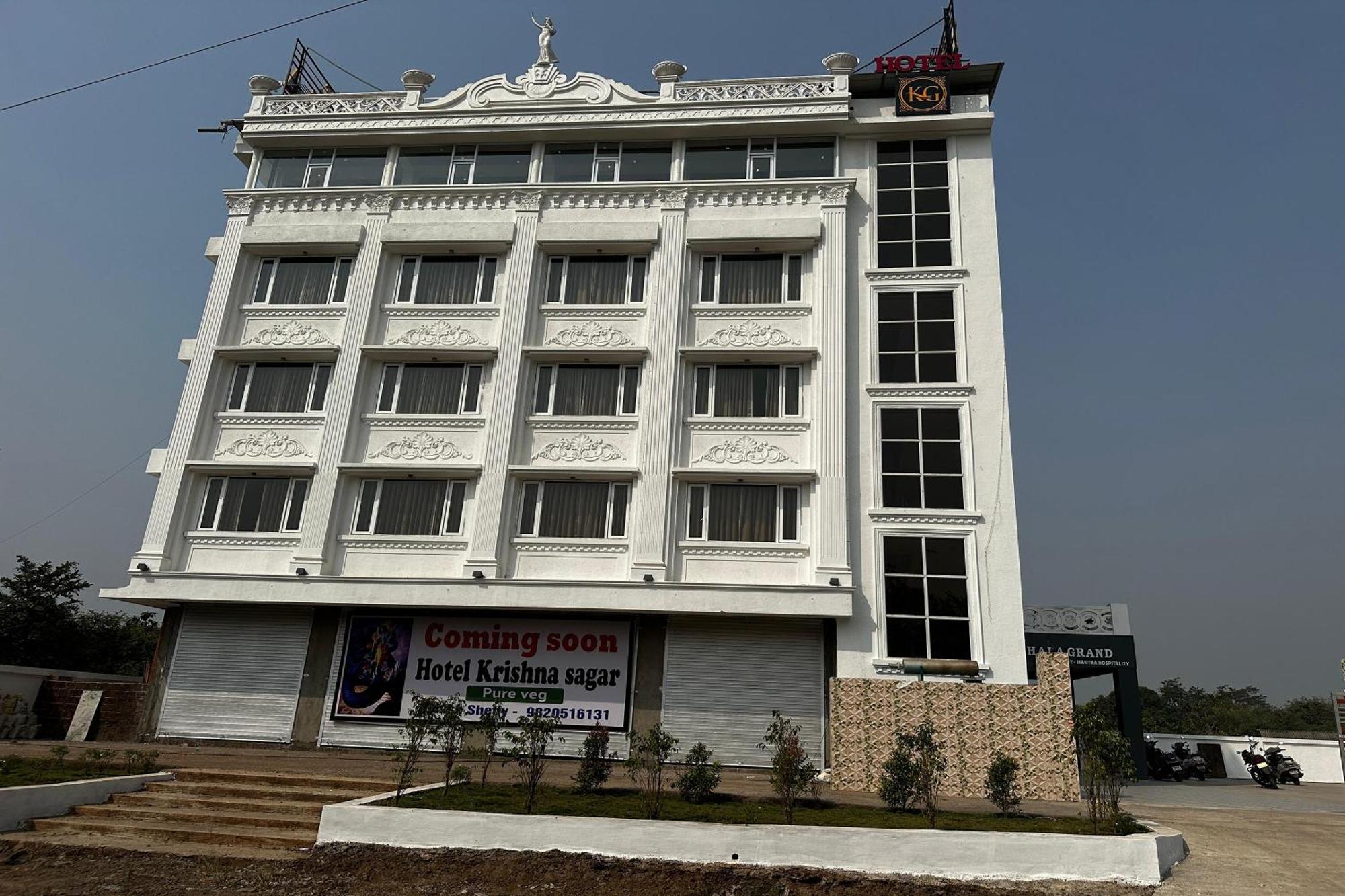 Hotel Kushala Grand, Dombivali Mangrul Exterior photo